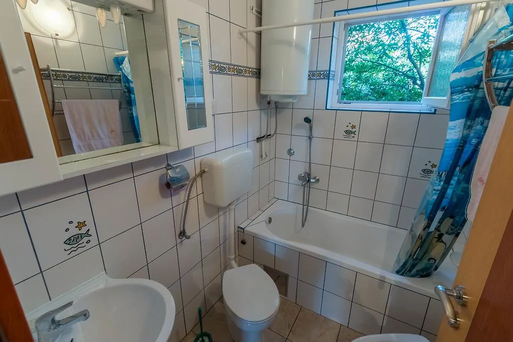 Apartment Surfer'S Lodge, Nature Driven With Sauna Krk Town