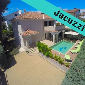 Krk-4 Bedrooms, 4 Bathrooms With Heated Pool And Jacuzzi, 150m From The Sea Krk Town